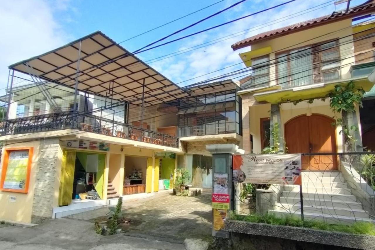 Rosa Pavilion Syariah Redpartner Malang Exterior photo
